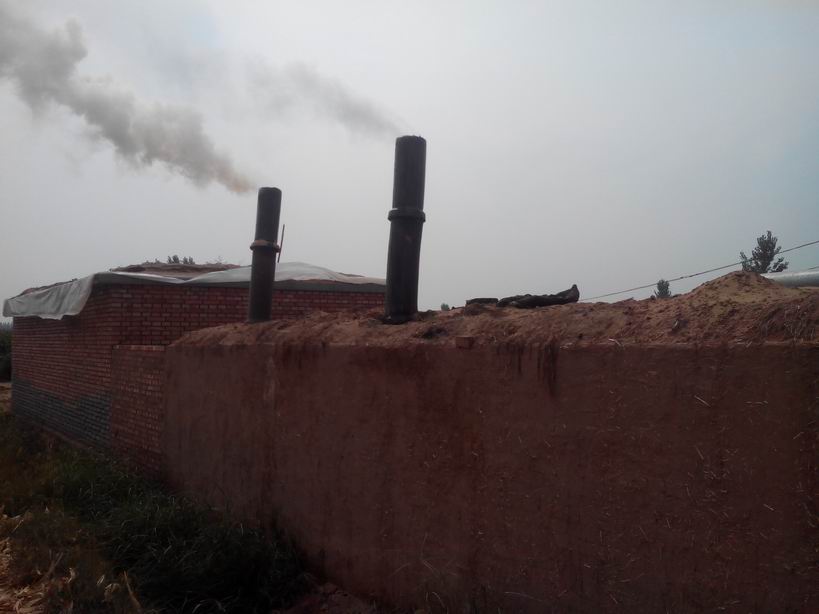 临漳县环保局监管缺失 小木炭依然浓烟滚滚