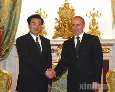 2003年5月26日至6月5日，胡锦涛对俄罗斯等国进行国事访问。2003年5月27日，胡锦涛主席在莫斯科克里姆林宫与俄罗斯总统普京举行会谈。