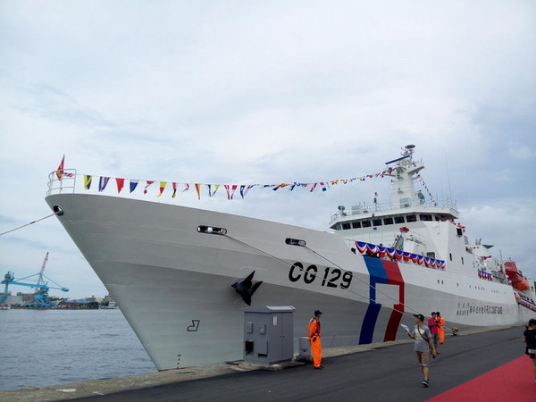 台湾最大海巡舰昨日秘密出海 巡航南沙太平岛(图)