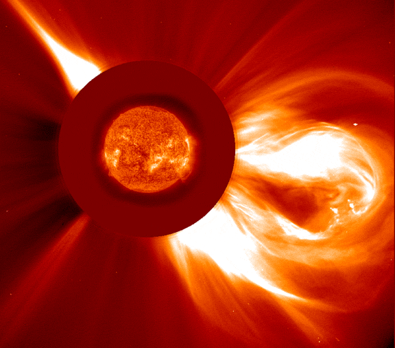 太阳风暴 有两种太阳风暴:冠状质量喷射(cme)和太阳耀斑.